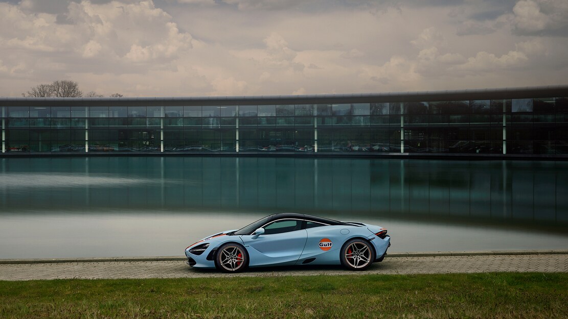 A McLaren 720S már a Gulf ikonikus színeiben is elérhető-02